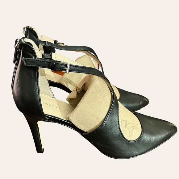Adrienne Vittadini Black Criss-Cross Leather Pumps / SZ: 8.5  NWOT - Picture 1 of 7